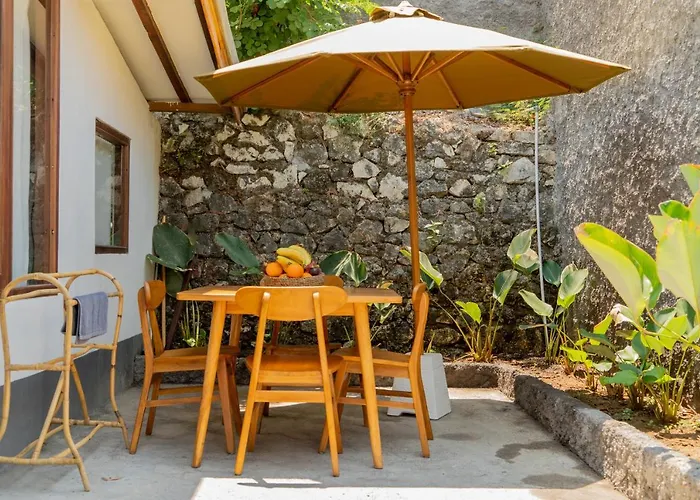 Sangat Indah Wooden House アパート ウルワツ
