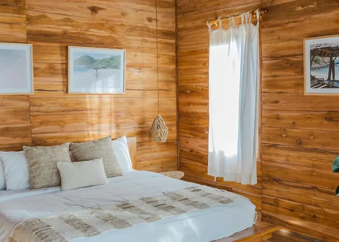 Sangat Indah Wooden House * ウルワツ